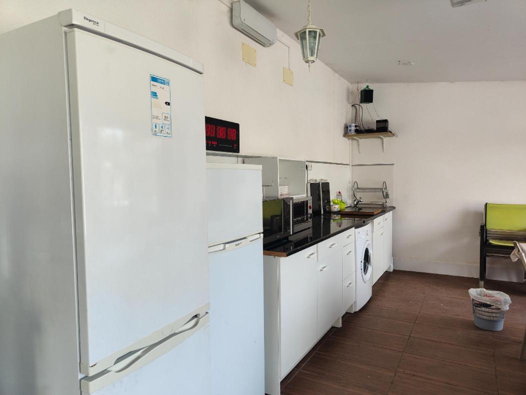 Chalet Con Piscina Y Jacuzzi En Madrid Alquila Habitaciones Algete المظهر الخارجي الصورة